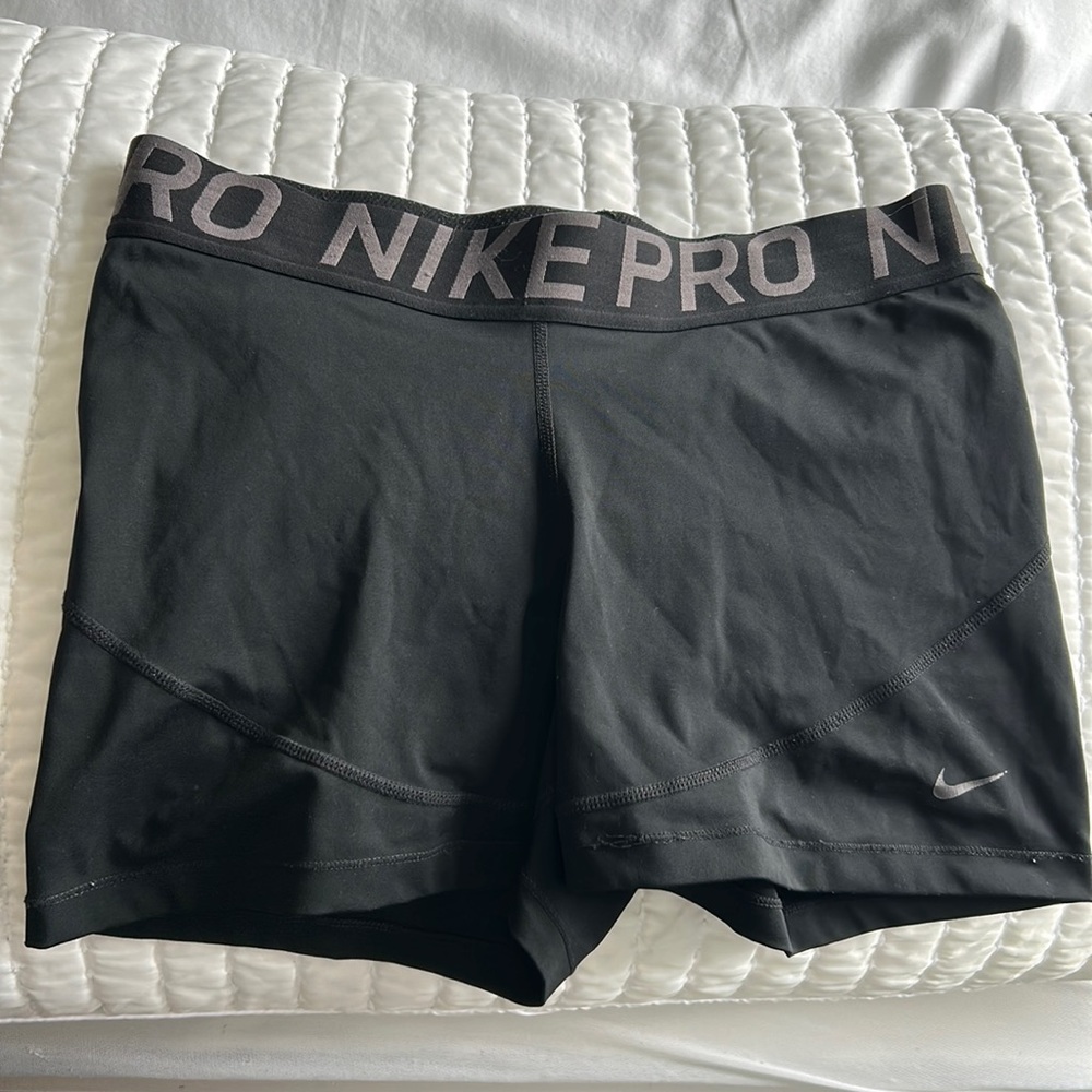 Nike volleyball shorts XL